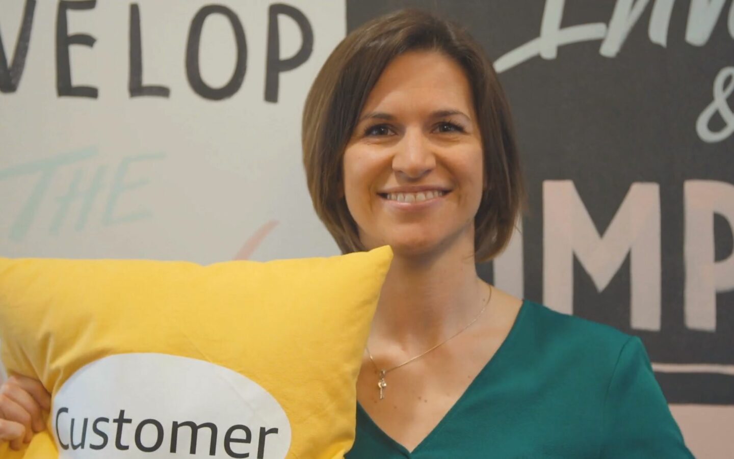 As an externally facing asset, recruitment is probably the highest-value use case for videos in HR, so let’s zero in on that.